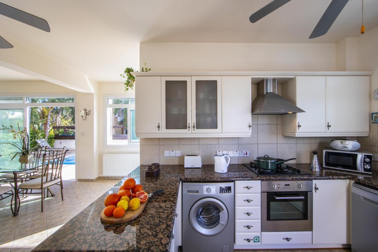 Villa Mesogeios 39 Paralimni Exterior foto